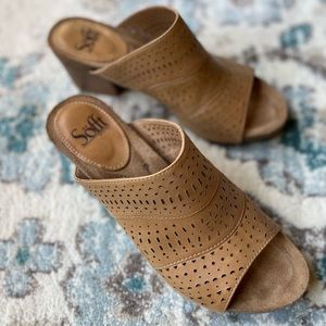 Like new open toe tan mules by Sofft